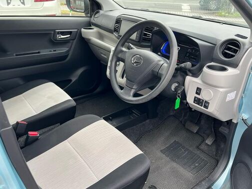 自社ローン実績１０００台以上！全国配車可能☆整備工場完備☆女性スタッフ対応☆全国故障対応
